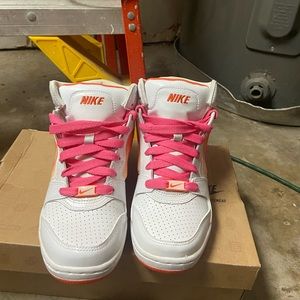 Girls Nike Jordan’s size 6Y